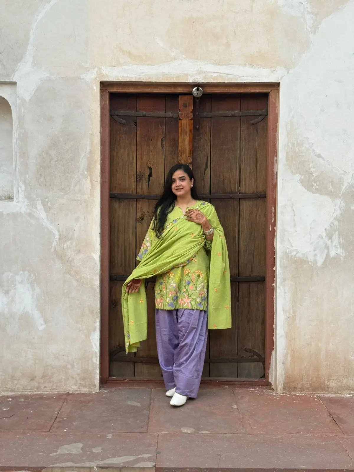 labelNaaz lookbook